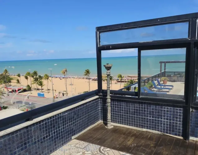 Cobertura para venda possui 411 metros quadrados com 5 quartos