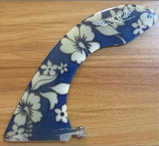 Quilha de longboard assinada por Robert "Wingnut"