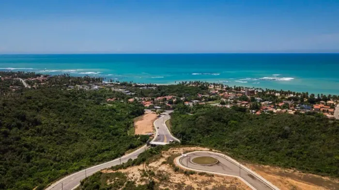Lote para venda com 819 metros quadrados no condomínio Green Park em Maceió - AL