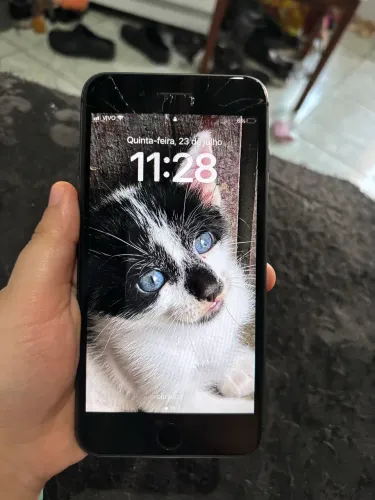 iPhone ? 8 plus em boas condições