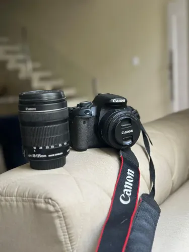 Vendo câmera Cânon EPS Rebel T4i em perfeito estado e com acessórios originais 