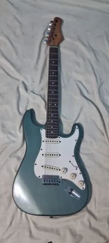 Guitarra Dolphin Stratocaster