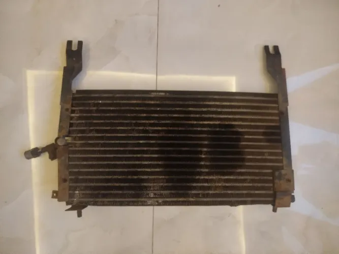 Condensador do ar condicionado fiat uno mille
