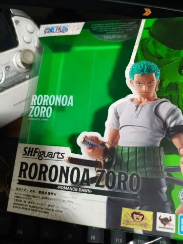SHF Roronoa Zoro (Romance Dawn) - Bandai S.H.Figuarts |