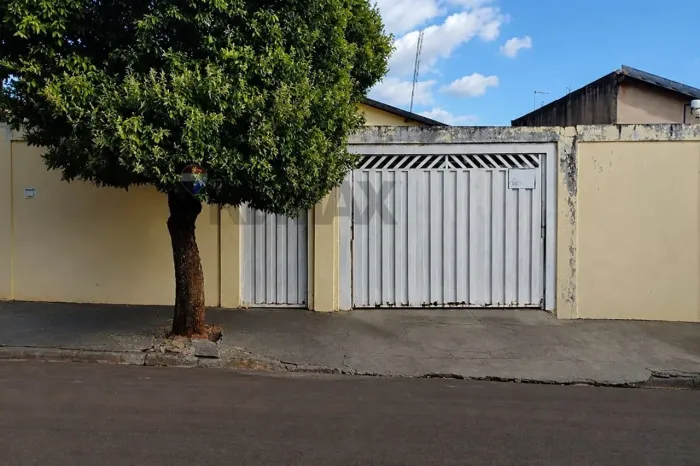 Casa no bairro Jardim Santa Lucia.
