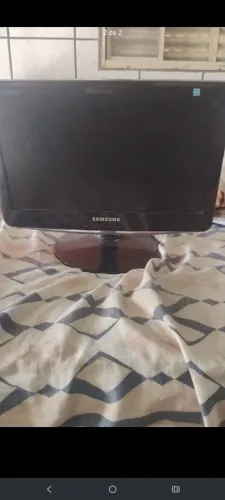 Monitor com defeitos