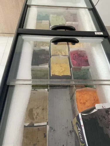 Vende-se uma ilha de sorvete Gelopar