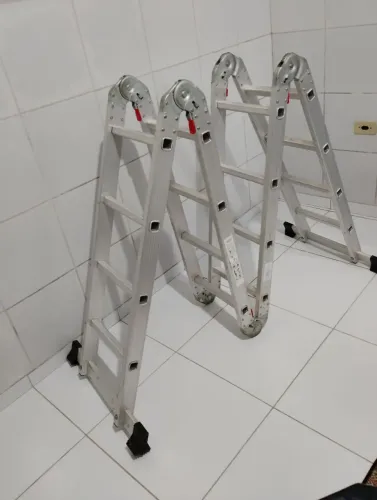 Escada articulada