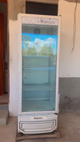 VITRINE EXPOSITORA VERTICAL REFRIGERADA FROST FREE 414L GELOPAR