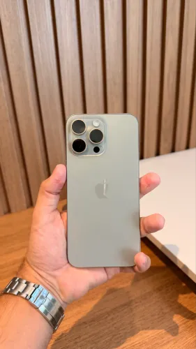 iPhone 15 pro Max 256 gb semi novo impecável