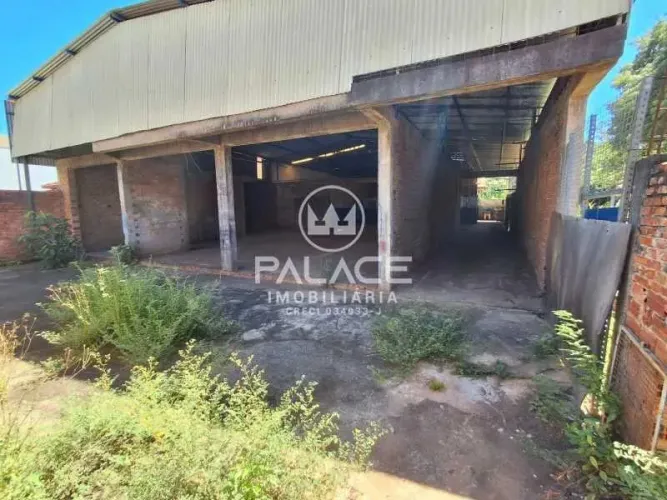 Barracão : / Comercial / Piracicamirim