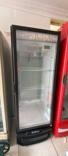 Cervejeira Gelopar 414 litros porta de vidro