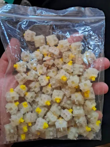 Switch Gateron Milky Yellow 5 Pin Hot Swap 90pcs (Novos)