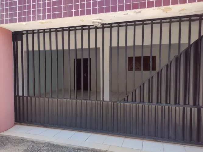 Alugo casa em POTILANDIA excelente localização!