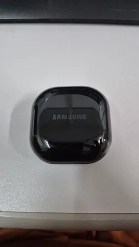 Fone de ouvido Bluetooth Galaxy Buds Core completo 1 mês de uso 