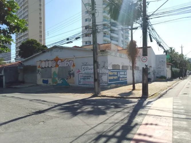 Prédio comercial esquina com 455m² de Área Construida, Compreendido de 02 Amplas Salas( 01