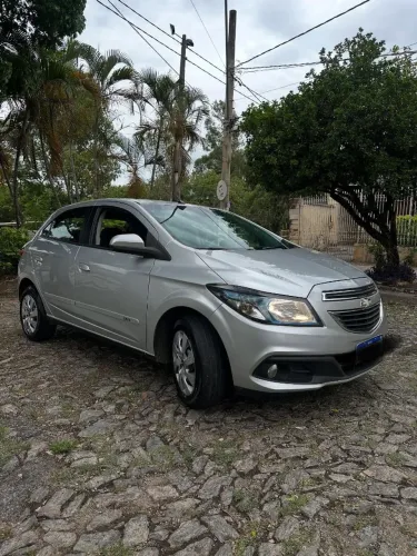 Chevrolet Onix Hatch LT 1.4 8V Flex Power Mec. 4P 2014
