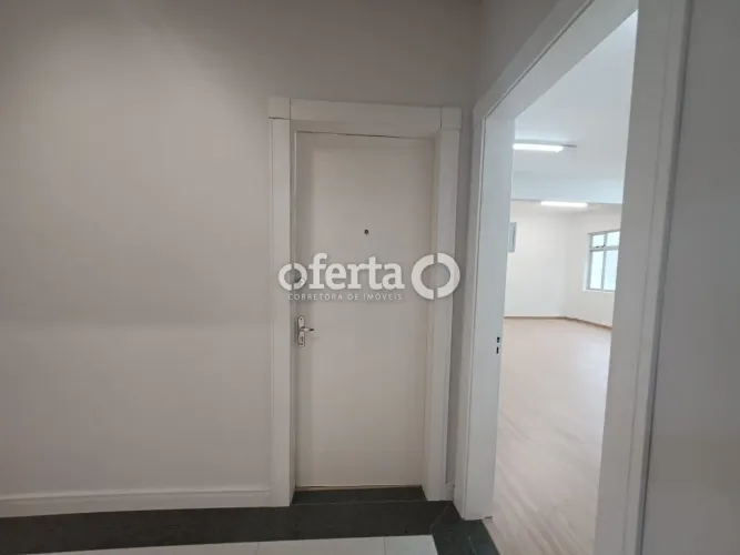 Salas comerciais no centro de Curitiba-GALERIA LUSTOZA-12ºANDAR