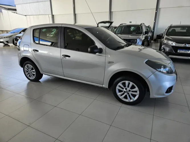 Renault Sandero Authentique Hi-flex 1.0 16V 5P 2014