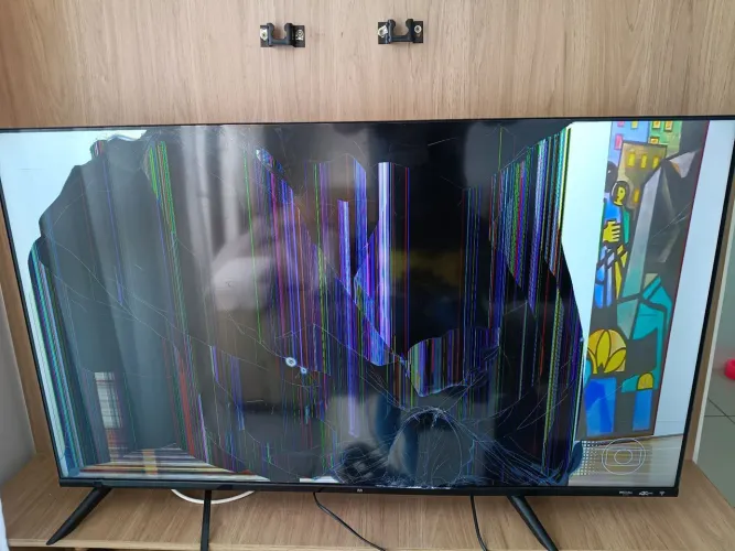 Tv Multilaser 50 polegadas 4k com tela quebrada!!
