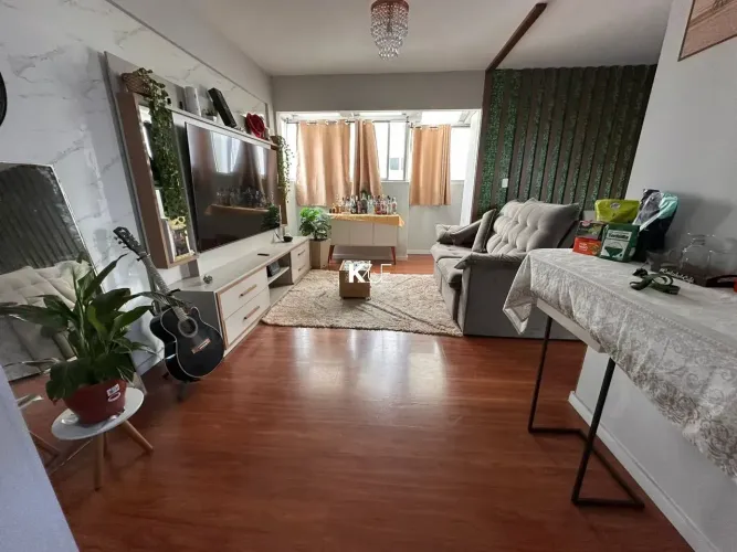 Cobertura de 1 dormitório com terraço, ampla, ensolarada e muito bem localizada!