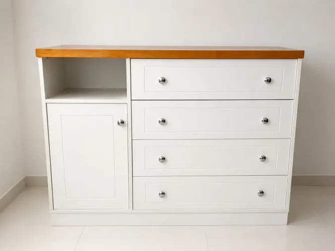 Cômoda Branca 4 Gavetas e 1 Porta com Tampo de Madeira - MDF