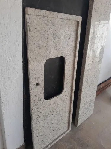 Pia e bancada de mármore Santa Cecília usado em ótimo estado 