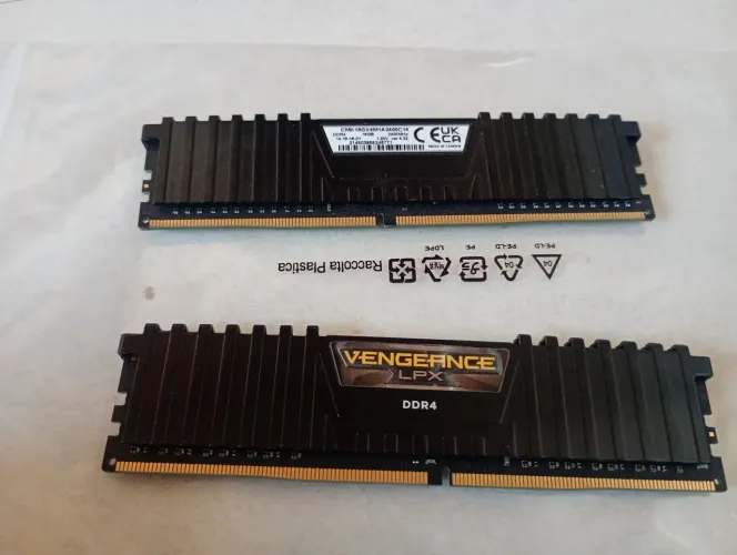 Memória Vengeance LPX 16 Gb 2400 GHz.