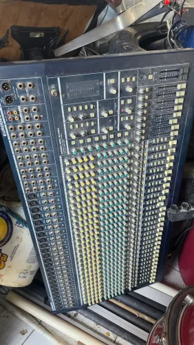 Mesa de som 32 canais analógica bering 