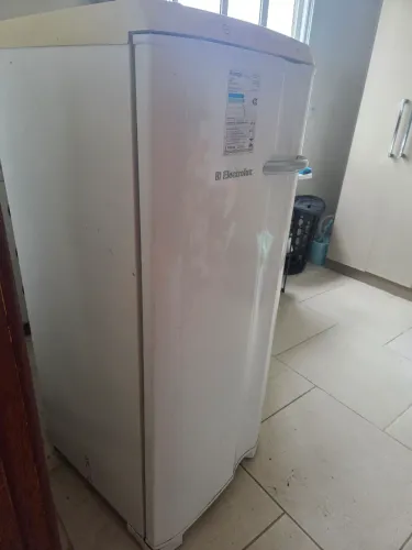 Freezer Eletrolux ótimo estado
