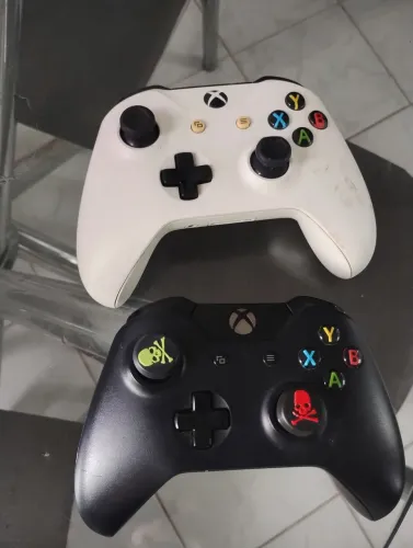 Joystick controles de Xbox One para manutenção