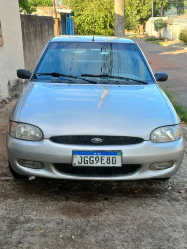 Ford Escort GL 1.6 MPI 2001