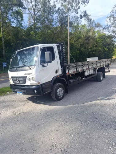 Mercedes Bens Acelo 915 Carroceria de 7.50 Comprimento