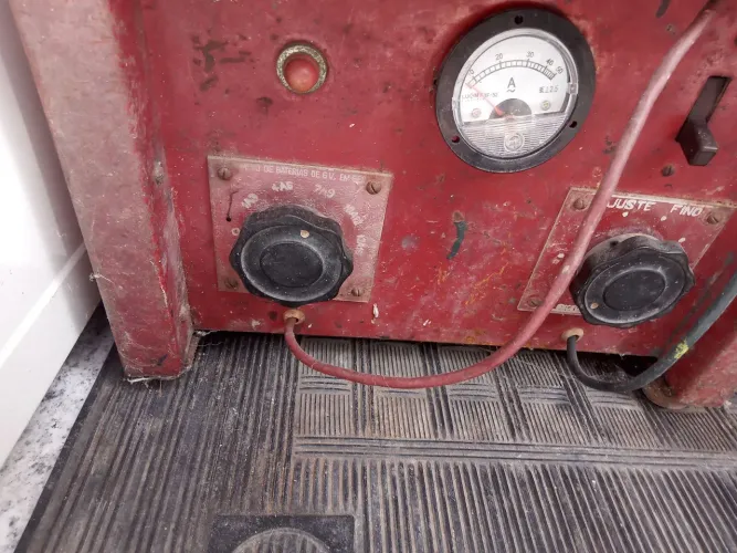 Carregador de bateria até para 15 baterias