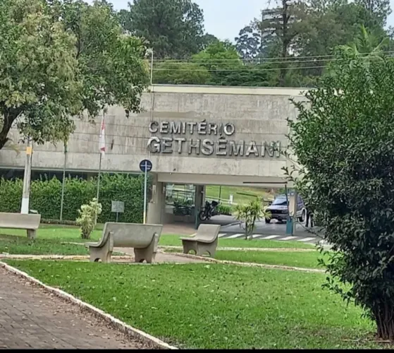 Jazigo Cemitério Getsemani - área nobre - perto da portaria - 10 gavetas