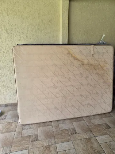 Box + Colchão de casal ortopédico firme