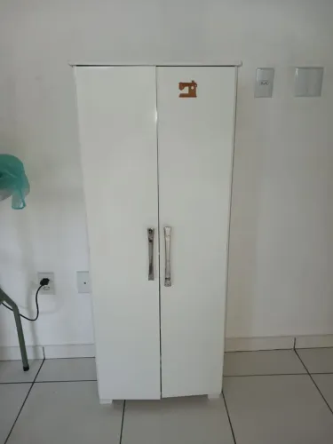 Armário multiuso 