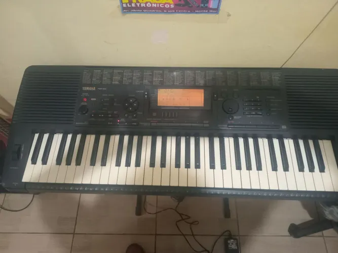 Teclado yamaha PSR 520