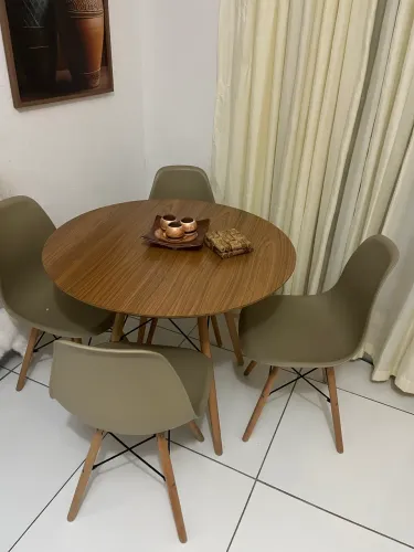 Cadeira Charles Eames Eiffel - cor bege