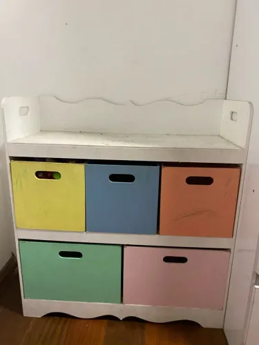 Móvel para guardar brinquedos