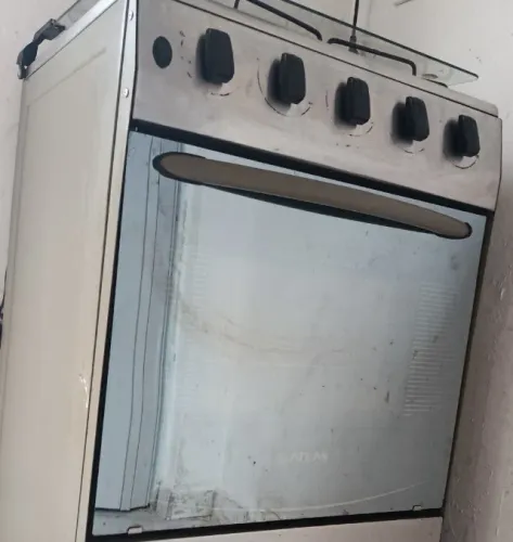Fogão de inox espelhado 