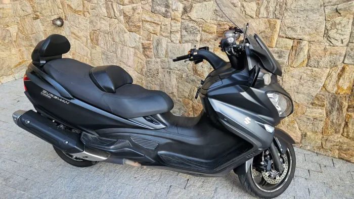 BURGMAM 650 EXECUTIVE 2019 com 23.700 VALOR NEGOCIÁVEL 