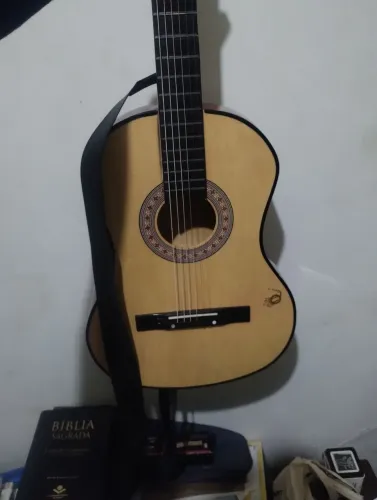 Violão Queen's zerado, vai com tala e tudo