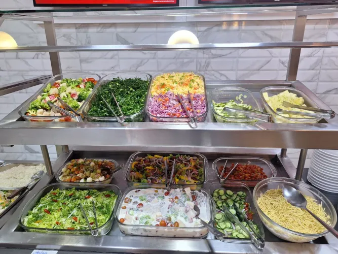 VAGA DE EMPREGO ATENDENTE RESTAURANTE NO BURITI SHOPPING 