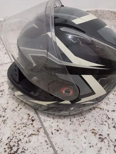 Capacete Peels