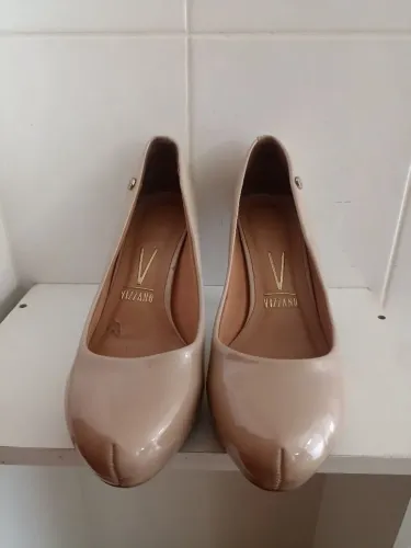 Scarpin Bege 39