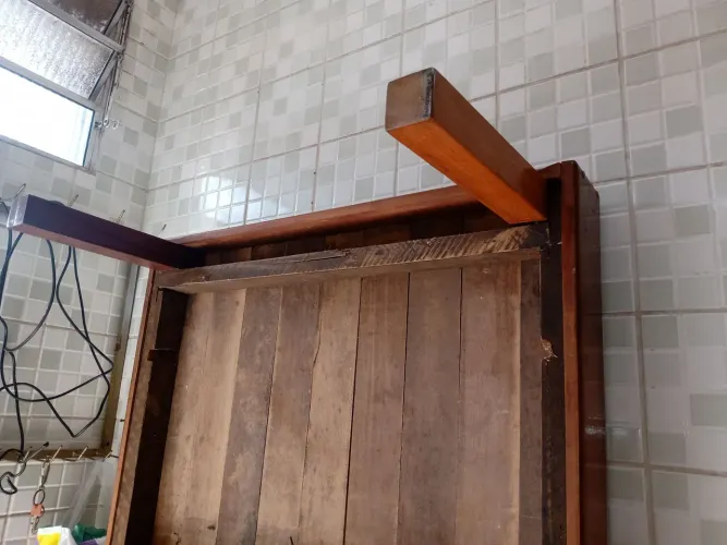 Cama de solteiro toda em Angelim