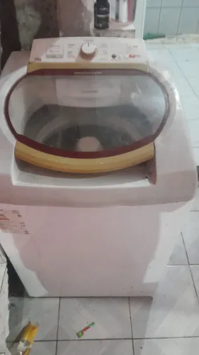 Maquina de lavar usada ( FUNCIONA, só está sem o bico da torneira )