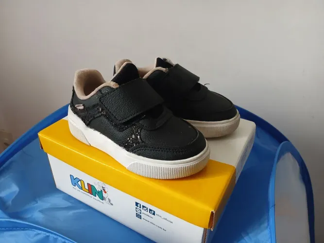 Tenis infantil tamanho 23 e 24 