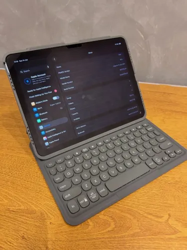 iPad Air M4 11 Polegadas ( Wi-Fi ) Novíssimo e com capa teclado!